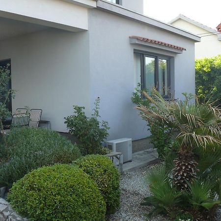 Apartment Branimir Omišalj Zewnętrze zdjęcie